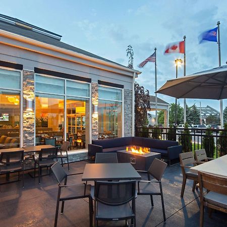 Hilton Garden Inn Toronto-Оуквил Екстериор снимка