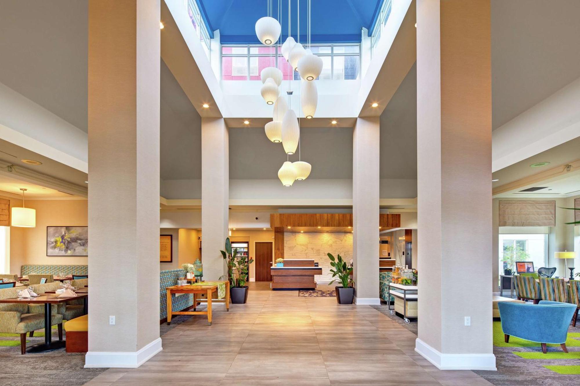 Hilton Garden Inn Toronto-Оуквил Екстериор снимка