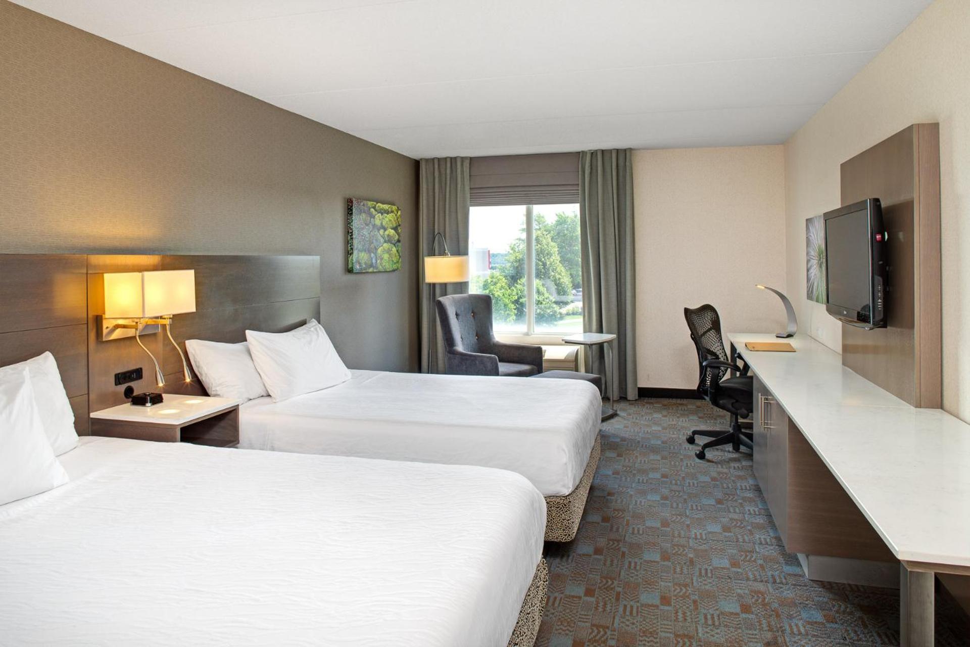Hilton Garden Inn Toronto-Оуквил Екстериор снимка