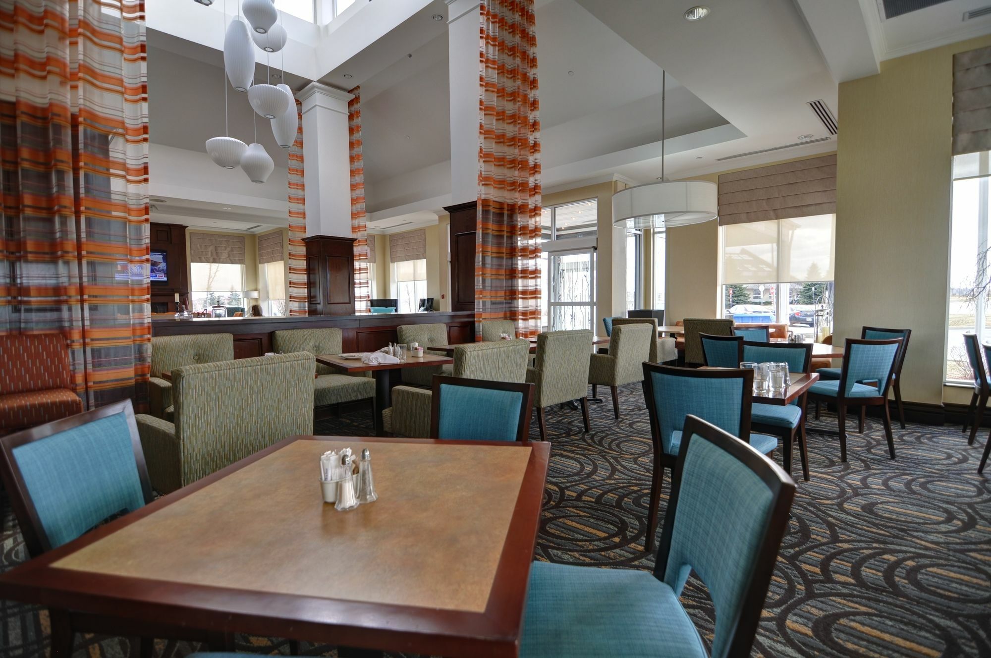 Hilton Garden Inn Toronto-Оуквил Екстериор снимка