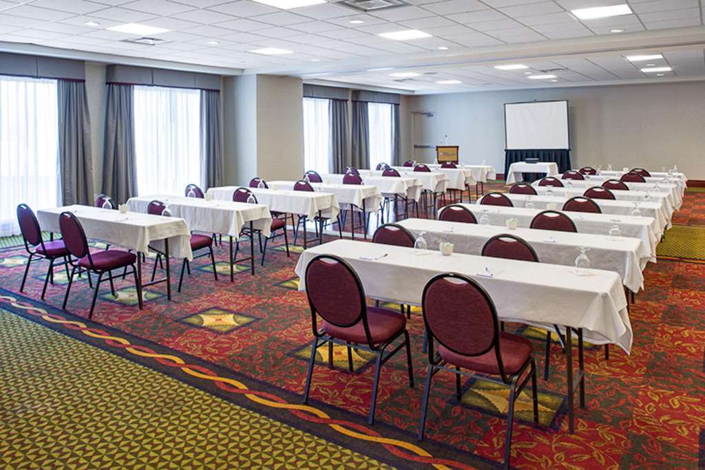 Hilton Garden Inn Toronto-Оуквил Съоръжения снимка